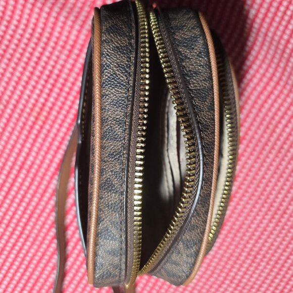 Michael Kors Jet Set Travel Logo Crossbody Bag - Picture 2 of 2